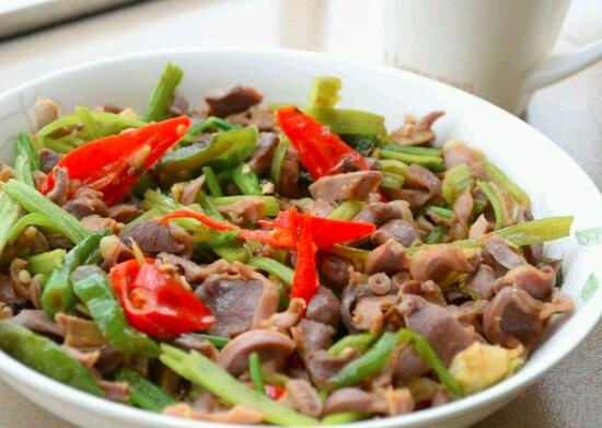 鸡杂和猪肉怎么炒好吃
