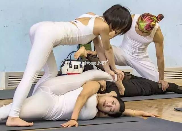 印度瑜伽，到底骗了多少中国女人？