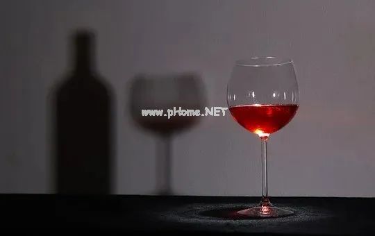 吃了头孢，喝酒会猝死？忌酒的常见药物，不止头孢！