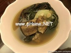 清热润肺，粤式靓汤——金银菜南北杏猪肺汤