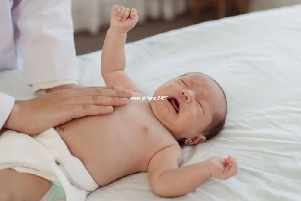 新生儿和 1～3 月龄宝宝不能吃药，如何应对新冠？