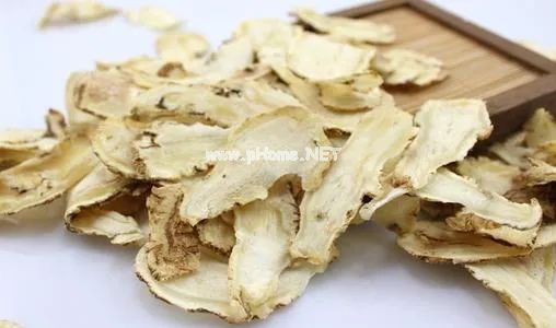 这 “七宝” 是治疗 “ 脱发白发 ” 的中成药，请记住