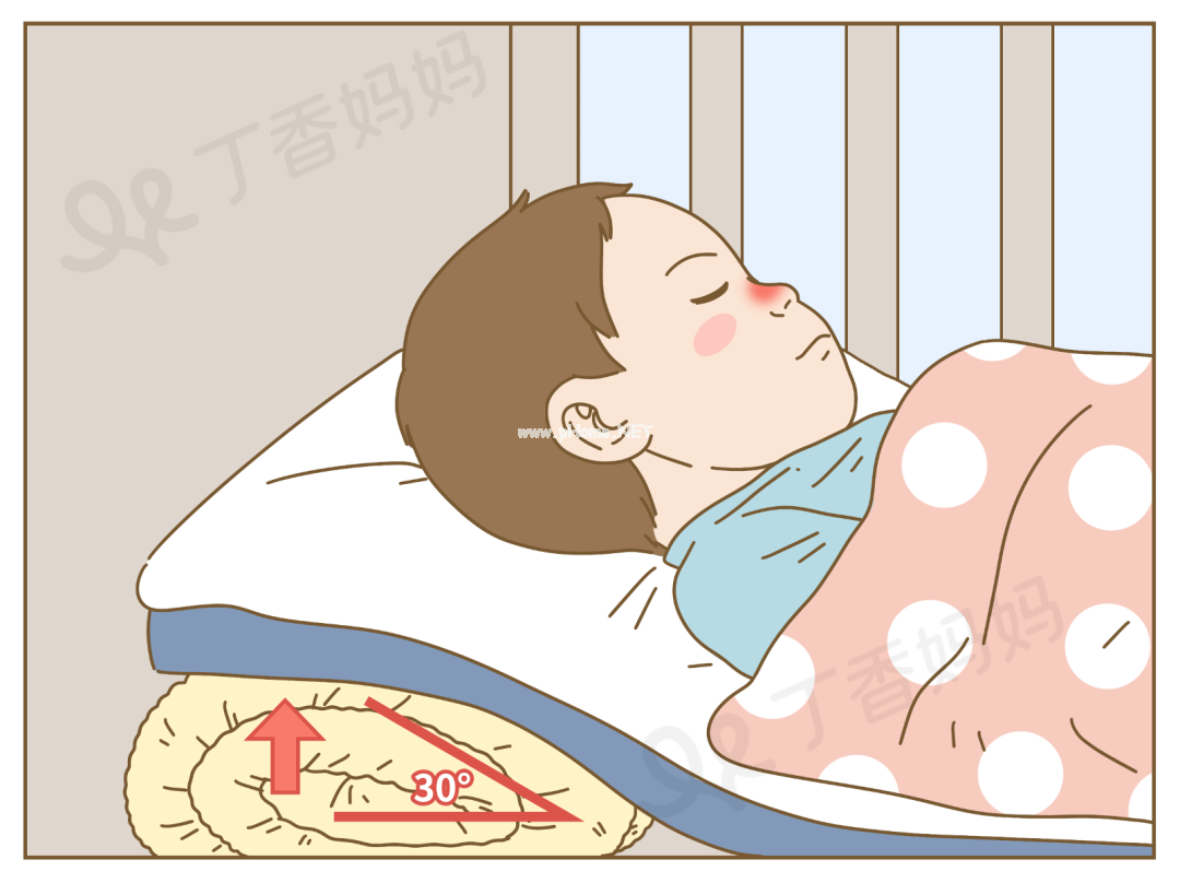 宝宝晚上鼻塞加重，总被憋醒？两个方法，让娃睡得更踏实