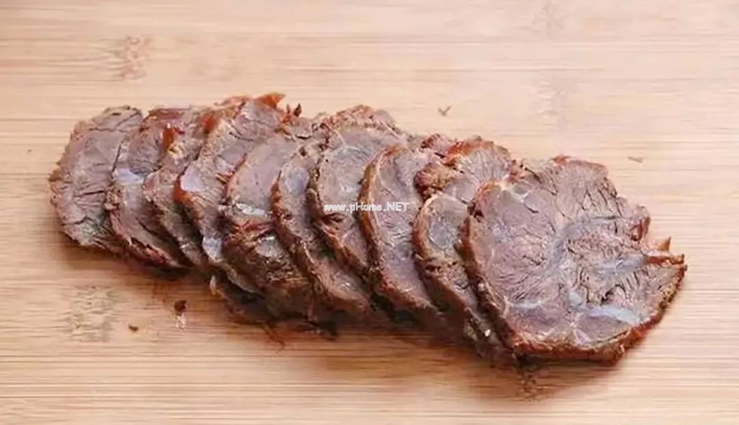 20年秘制“酱牛肉”配方，牢记“3泡3酱”，酱香入味，好吃有嚼劲