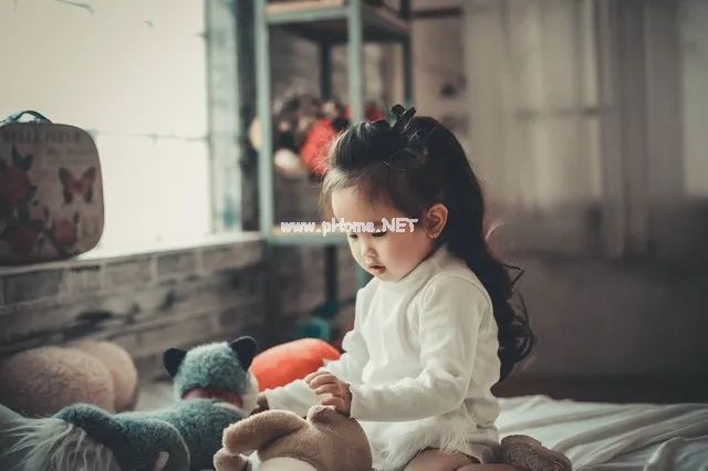 4岁女孩被后妈打进ICU：比这更可怕的，是家长的这个行为！